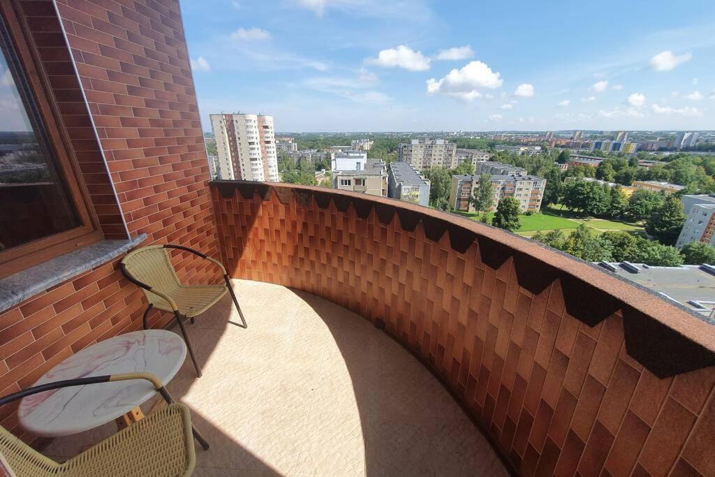Lyra63 Large 80Sq M Top 14 Floor Siauliai  Luaran gambar