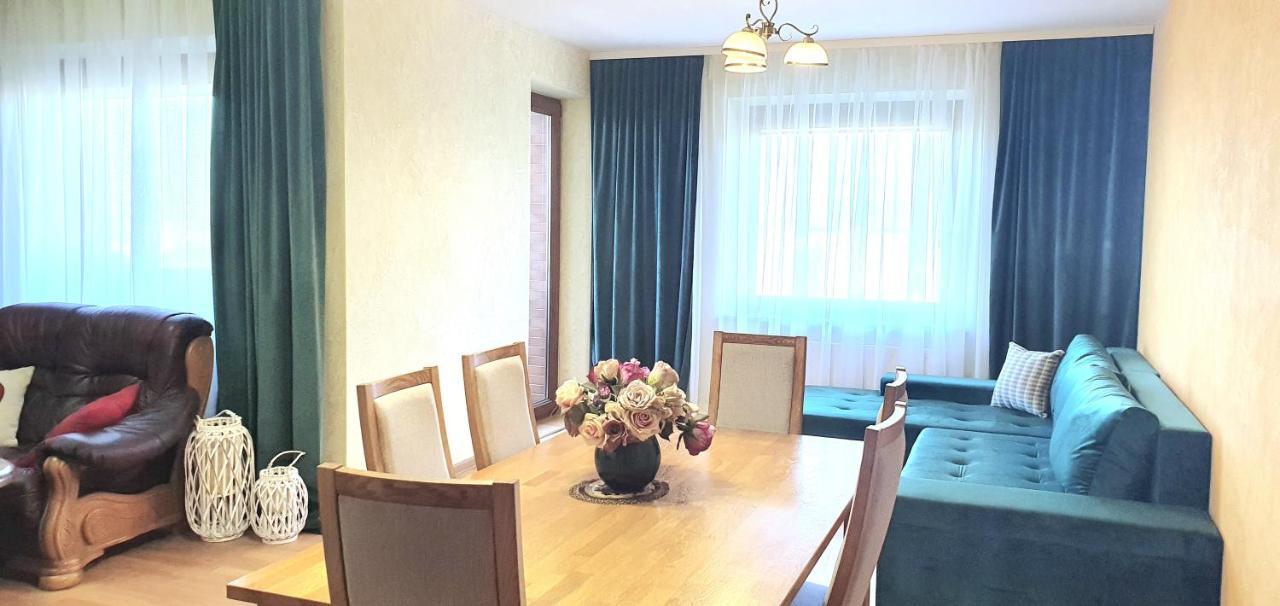 Lyra63 Large 80Sq M Top 14 Floor Siauliai  Luaran gambar