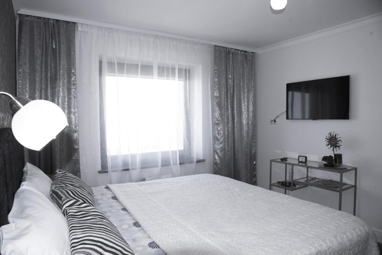 Lyra63 Large 80Sq M Top 14 Floor Siauliai  Luaran gambar