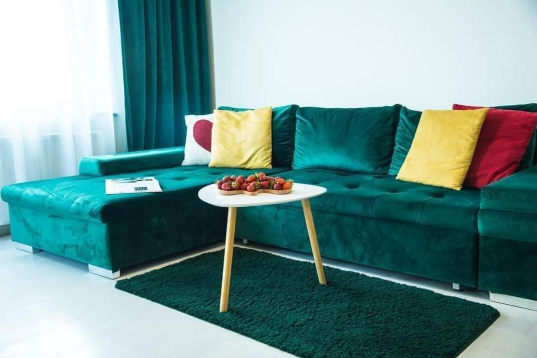 Lyra63 Large 80Sq M Top 14 Floor Siauliai  Luaran gambar